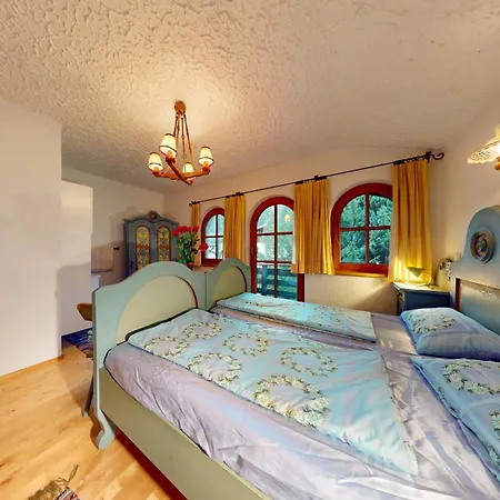 Dorian Apartment *