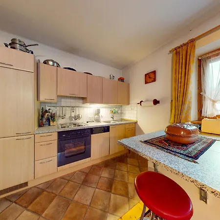 Dorian Apartment *