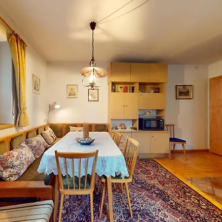 Dorian Apartment