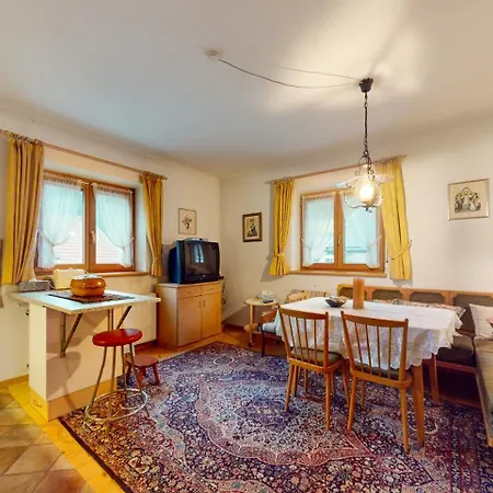 Dorian Apartment *