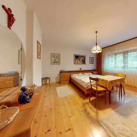 Dorian Apartment
